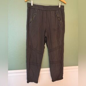 Lilka Soft Black Joggers with Tapered Legs and Ribbed Cuffs